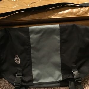 Timbuk2 Messenger Bag. Large w/ Grid It Insert